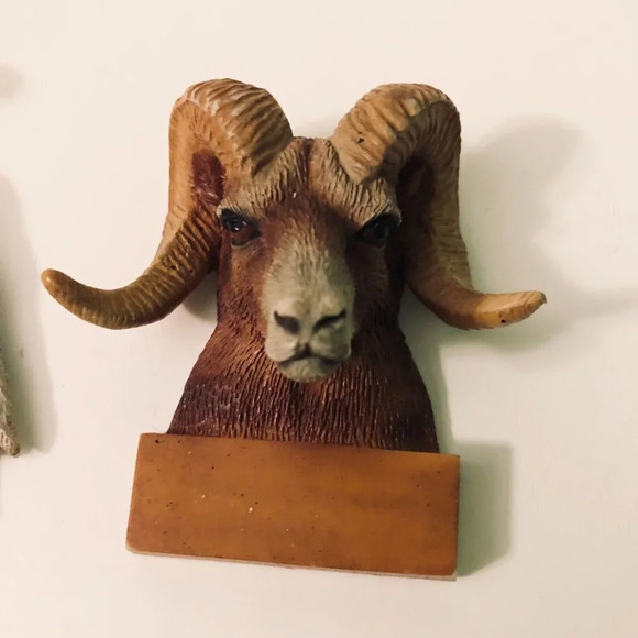 Vintage 1998 J R Animal Magnets Ram Eagle and  Armadillo - Picture 2 of 15